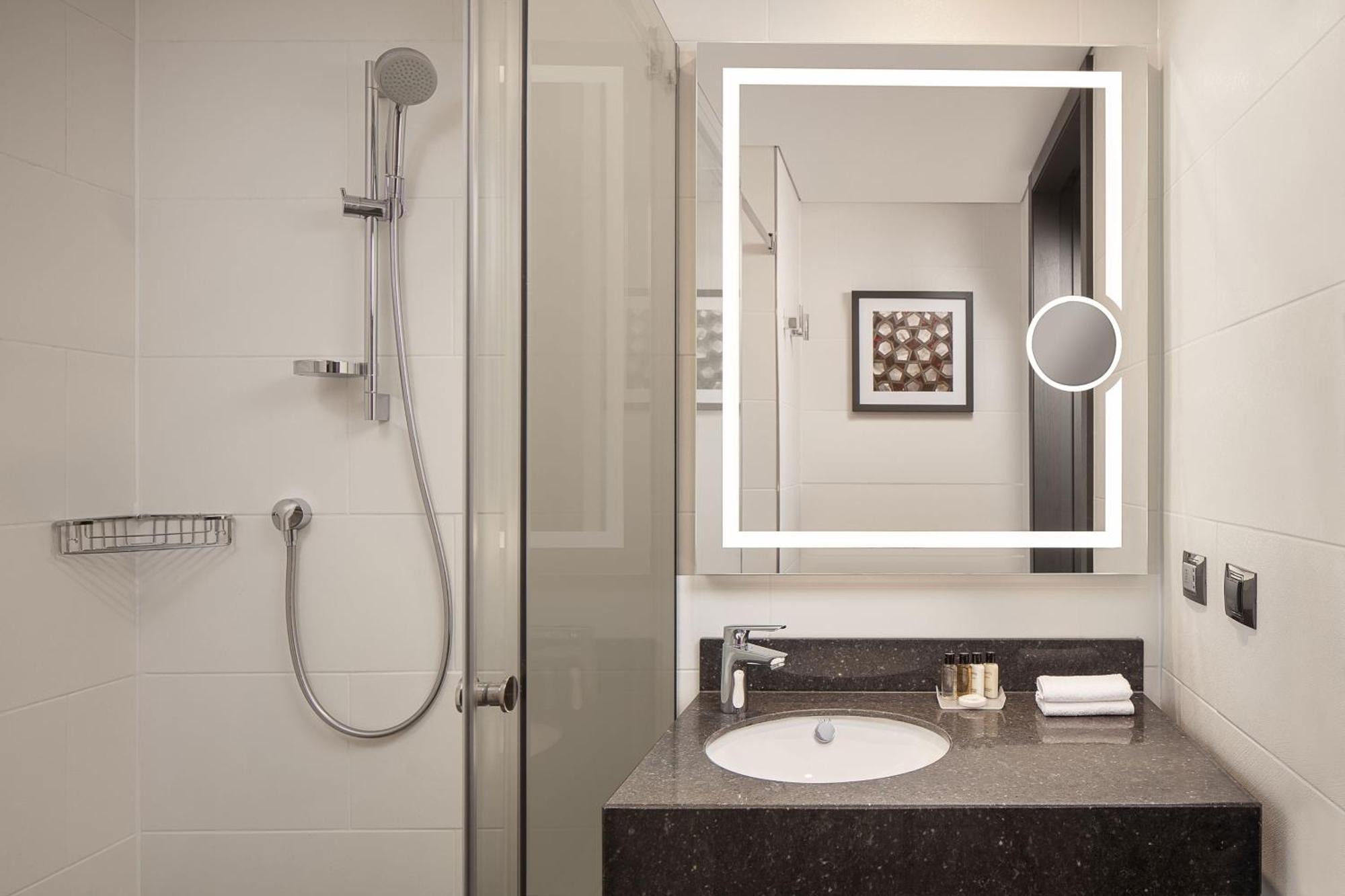 Four Points By Sheraton Istanbul Kagithane Екстериор снимка